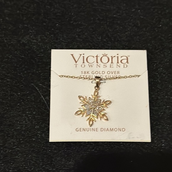 Victoria Townsend 18K Gold over Sterling Silver Snowflake Charm Necklace… - Picture 4 of 6